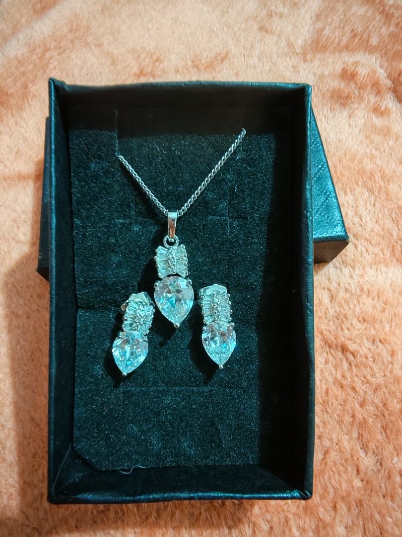 Set earring necklace HQ stainless (Category: Necklaces) located in Taguig. Submitted by voxsummer88 (Listing ID 1464437059, Image 1). Description: set earrings and necklace. high quality stainless 18" necklace chain.