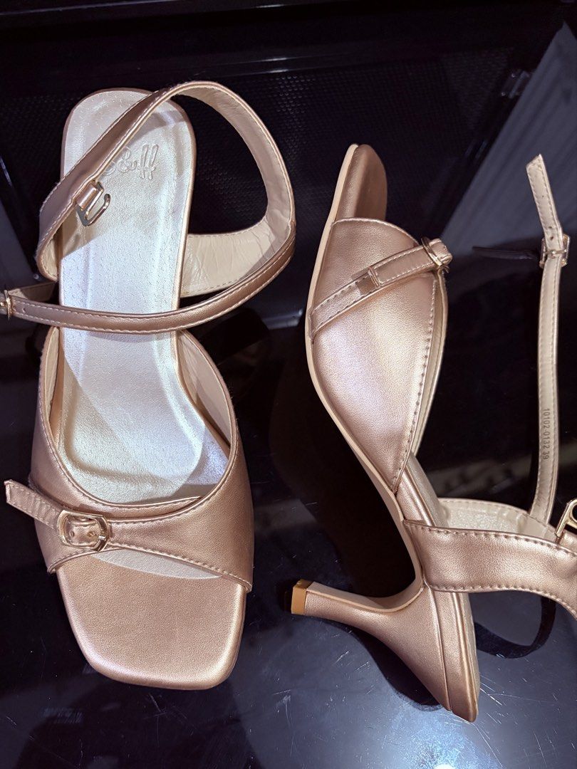 S&H Copper Strappy Heels SIZE 39 (Category: Heels) located in Manila. Submitted by annielouu (Listing ID 1464497851, Image 3). Description: - Brand: S&H -Size: 39 - Color: Copper - Style: Strappy heels - Closure: Buckle - Toe: Square - Heel Height: Approx. 2-3 inches - Includes: Original box Condition: NEVER been worn before, brand new. RFS: Impulsively bought it. Heels are too tall for my liking..