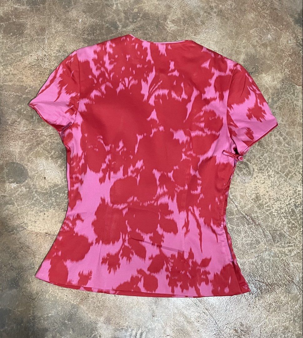 Shanghai Tang cheongsam top (Category: Looking For) located in Davao. Submitted by mj_designervintagecurator (Listing ID 1464045366, Image 2). Description: 📌In good condition 📌best fit small to medium 📌shoulder 14- bust 36- armpit 16- length 22 inches.