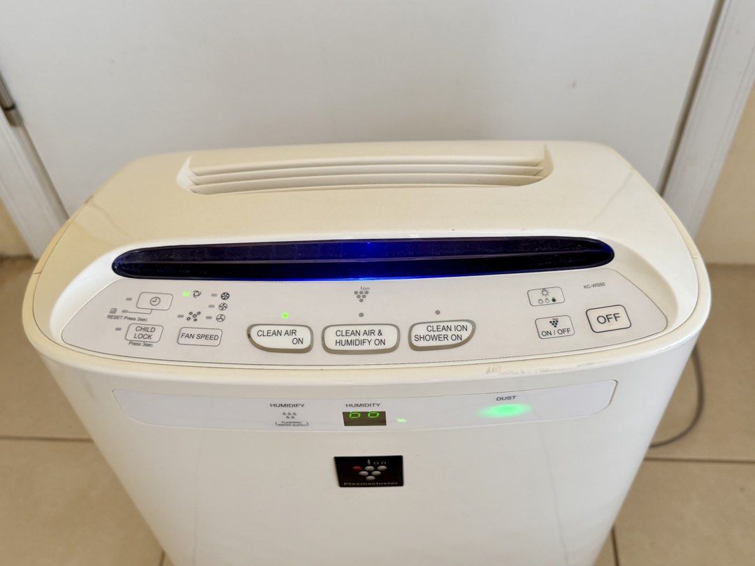 Sharp Plasmacluster Humidifying Air Purifier (Category: Air Purifiers & Dehumidifiers) located in Makati City. Submitted by viajero_republic (Listing ID 1464399388, Image 3). Description: Sharp air purifier. Works well. Has modes for clean air, clean air & humidity, and clean ion shower. Also has fan speed and child lock functions. Displays humidity and dust levels. Great for keeping your air fresh. In great condition. .