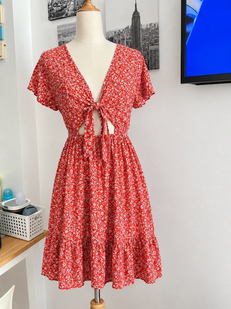 Shein Dress (Category: Dresses) located in Manila. Submitted by qamilluxe (Listing ID 1464361443, Image 1). Description: Summer dress Maganda to may bikini top sa loob Large size Cotton tela maganda! Hndi po panget tela nito.