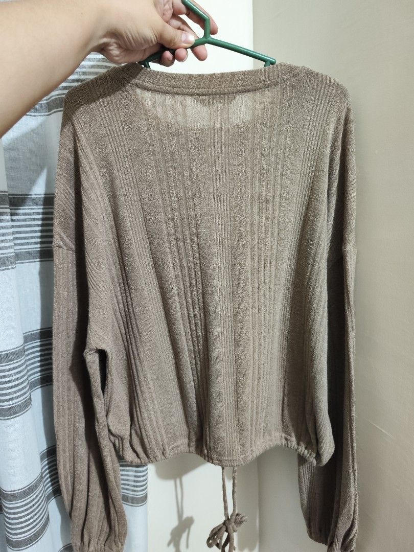 SHEIN Ribbed Knit Drawstring Cropped Sweater (Category: Longsleeves) located in Cavite. Submitted by isodanna0811-97013 (Listing ID 1464447804, Image 3). Description: size (small on tag but can fit to Large) width- 42" length- 20" armhole- 16" color: brown brand: Shein no flaws, like new.