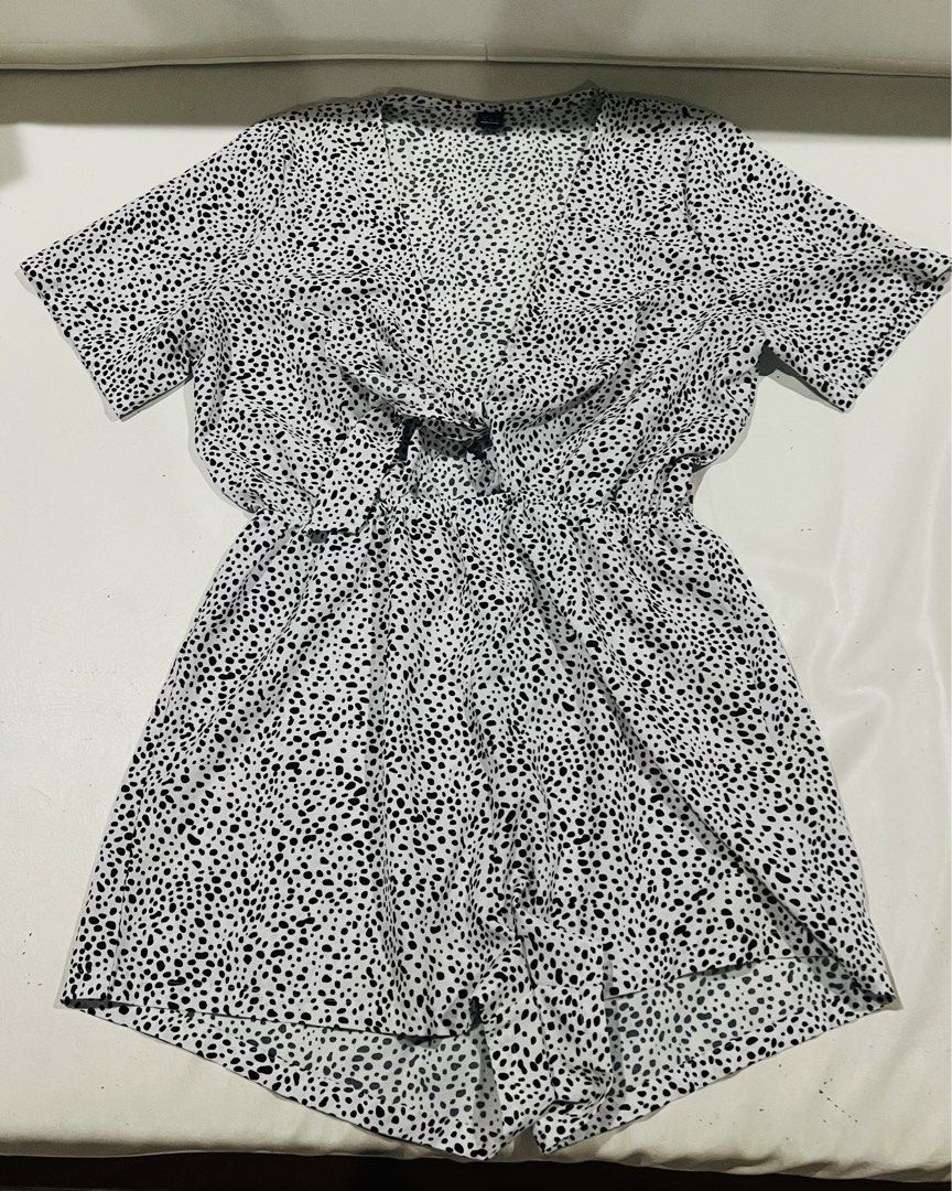 Shein romper (Category: Rompers) located in Pasay City. Submitted by mairea (Listing ID 1464467349, Image 1). Description: Never used Self tie sa chest part Romper.