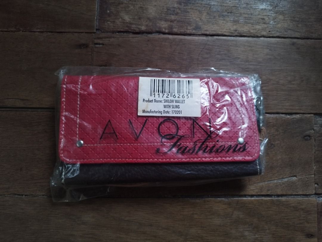 Shiloh Wallet with Sling (Category: Wallets & Card holders) located in Cavite. Submitted by plorb (Listing ID 1464385287, Image 3). Description: Shiloh Wallet with Sling Brand: Avon Condition: New, unused ₱350.