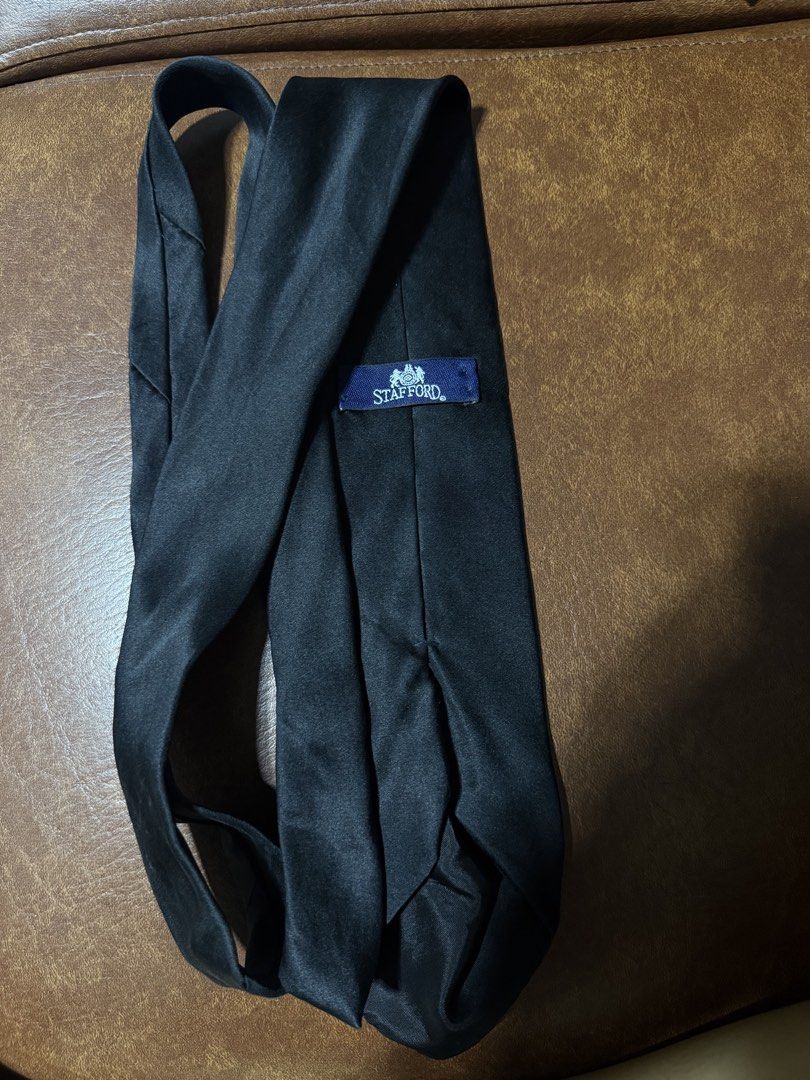 Silk neck tie (Category: Ties) located in Cavite. Submitted by ladymargo (Listing ID 1464411706, Image 2). Description: .