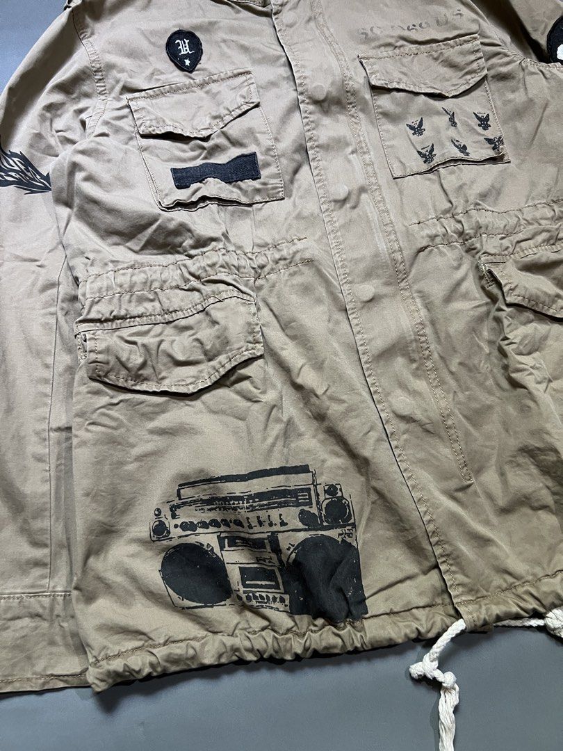 Simple Club Utility Coat (Category: Coats, Jackets and Outerwear) located in Paniqui. Submitted by rad_thrifts (Listing ID 1464430538, Image 3). Description: Simple Club Utility Coat Price: 300₱+sf Issues: Fading Measurements📐 Size on tag: n/a Width: 19.5” Length: 25” Sleeve length: 21.5” Sleeve opening: 5” Color may vary due to lighting For any questions or other inquiries kindly dm me.