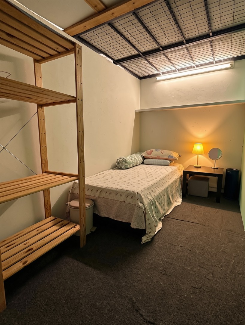 (Category: ) located in . Submitted by zachef (Listing ID 1464432908, Image 1). Description: .