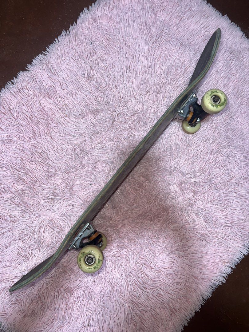 Skateboard (Category: Skates, Rollerblades & Scooters) located in Manila. Submitted by xiaolongbao11 (Listing ID 1464370826, Image 3). Description: 8.25" blank deck almost bnew truckset: tubero trucks 149 powell peralta wheels (dragon formula) geele bearings.