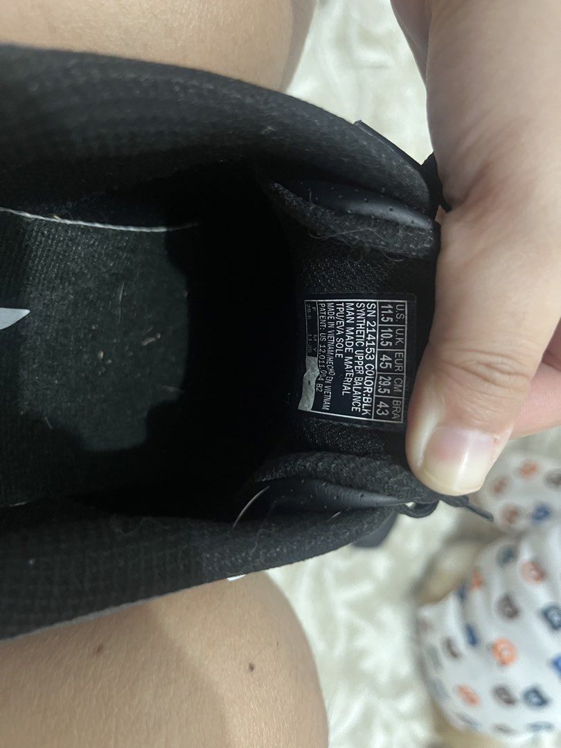 Skechers Golf Shoes (Category: Golf) located in Pasay City. Submitted by iahaaa (Listing ID 1464504559, Image 3). Description: Used once for Golf US:11.5 UK:10.5 No box, original price bought 8k Location: Alabang on weekdays and Pasig on Weekends Rfs: wrong size.