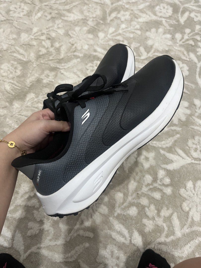 Skechers Golf Shoes (Category: Golf) located in Pasay City. Submitted by iahaaa (Listing ID 1464504559, Image 1). Description: Used once for Golf US:11.5 UK:10.5 No box, original price bought 8k Location: Alabang on weekdays and Pasig on Weekends Rfs: wrong size.