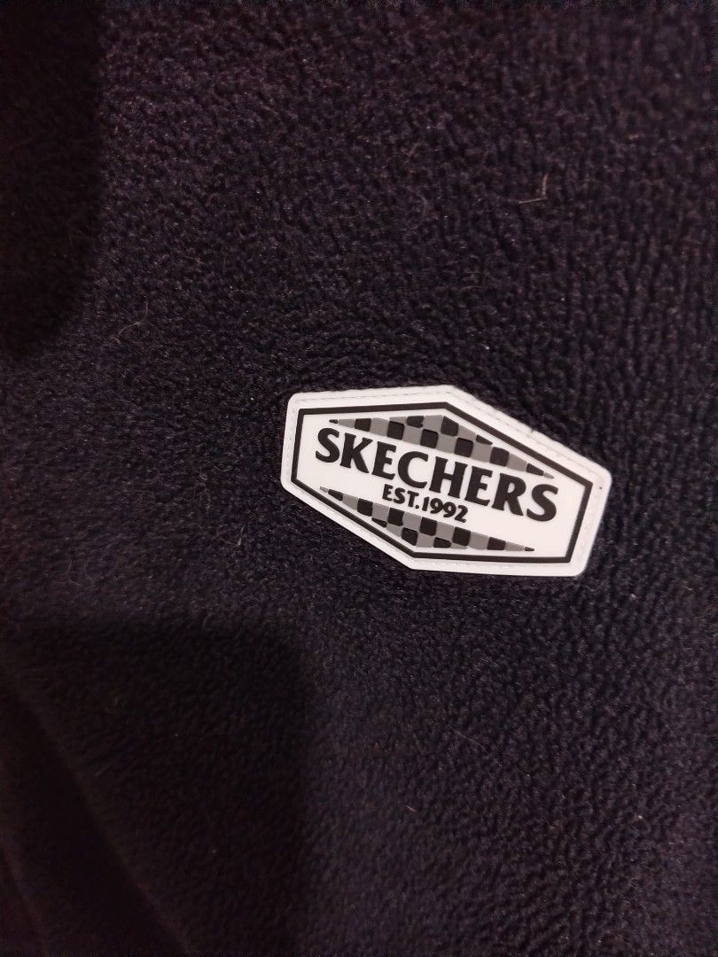 Sketchers Fleece Jacket (Black) (Category: Coats, Jackets and Outerwear) located in Paranaque City. Submitted by acexjheapparel (Listing ID 1464430760, Image 3). Description: •For interested only •Don't inquire if not interested •Low ballers will be ignored •Size and Price Already Indicated to this Post •Check before you Chat •Condition 9/10 •MOP: Gcash •MOD: Lalamove (open for COD) or J&T (Payment first plus SF) •Check photos for legitimacy of t