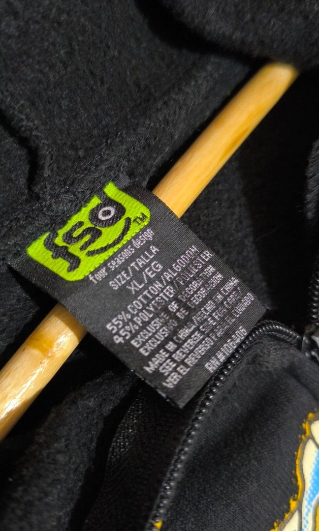 SKULL HOODIE (Category: Hoodies) located in Dumaguete. Submitted by nostaldripph (Listing ID 1464402378, Image 3). Description: FOUR SEASONS DESIGN TAG 18.5*26 NO FLAWS.