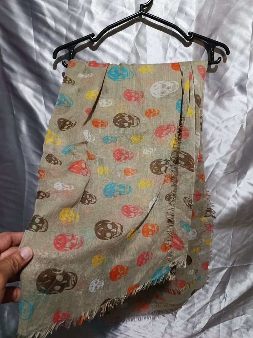 SKULL SCARF (Category: Luxury Accessories) located in Mandaluyong City. Submitted by newdepot (Listing ID 1464505740, Image 3). Description: multi colored skull scarf 43*75 no issue.