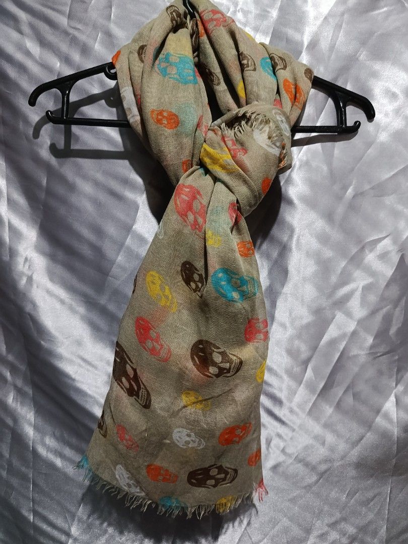 SKULL SCARF (Category: Luxury Accessories) located in Mandaluyong City. Submitted by newdepot (Listing ID 1464505740, Image 1). Description: multi colored skull scarf 43*75 no issue.