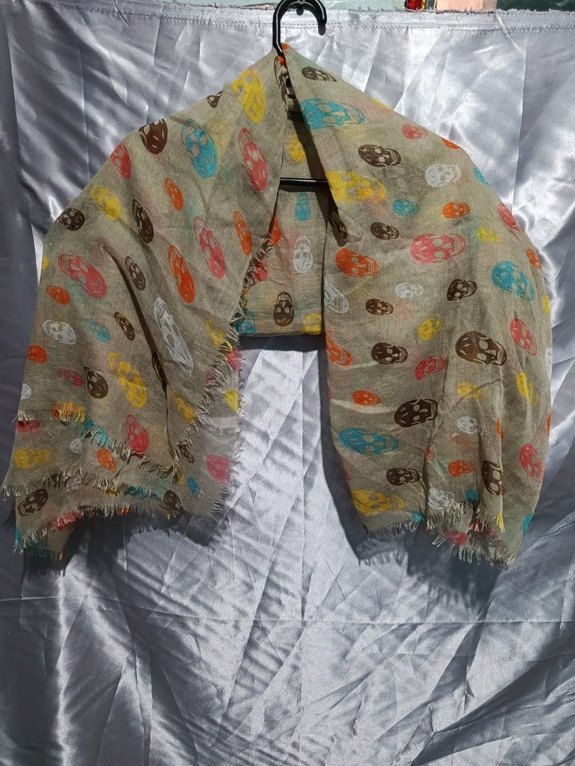 SKULL SCARF (Category: Luxury Accessories) located in Mandaluyong City. Submitted by newdepot (Listing ID 1464505740, Image 2). Description: multi colored skull scarf 43*75 no issue.