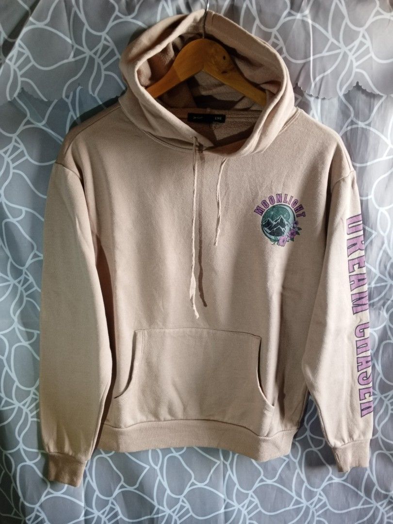 SOCIAL SCENE HOODIE (Category: Others Tops) located in Taytay. Submitted by ThriftRacks (Listing ID 1464390254, Image 2). Description: Preloved/ Thrifted from ukay bale Social scene womens hoodie Size XS on tag MOD-J&T Express/Lalamove SF shoulder by the buyer Meet up Sanjuan Elem. School Floodway Taytay Rizal only. Payment First Mode of payment-Maya/Gotyme.