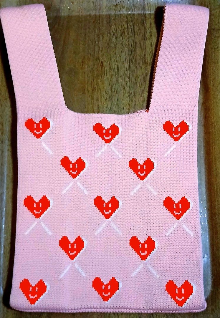 SOFT WOVEN KNIT FABRIC TOTE BAG (Category: Tote Bags) located in Caloocan City. Submitted by tenderluv (Listing ID 1464362023, Image 2). Description: soft woven knit fabric tote bag.