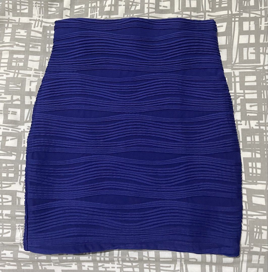 Soiree Royal Blue Skirt (Category: Skirts) located in Paranaque City. Submitted by preloveeed890 (Listing ID 1464377657, Image 1). Description: .