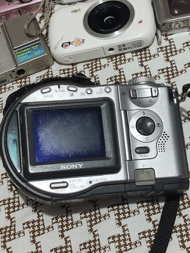 Sony CD Mavica 3.3 Megapixels Digital Camera (Category: Cameras) located in Ilagan. Submitted by minkicar (Listing ID 1464405945, Image 2). Description: Sony CD Mavica digital camera. 3.3mp ⚡ 480 php WORKING but no sample shots! .