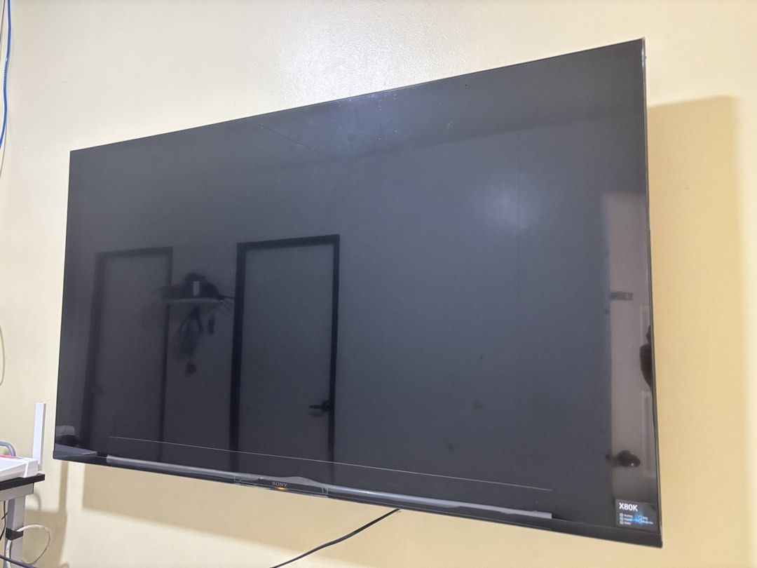 Sony Google TV 4K Smart TV (Category: TV) located in Cebu City. Submitted by artlubiano (Listing ID 1464354880, Image 2). Description: Store Price: ₱59,999 Selling Price: ₱40,000 Details: -55 inch -4k Ultra HD -Dolby Atmos -Google TV.