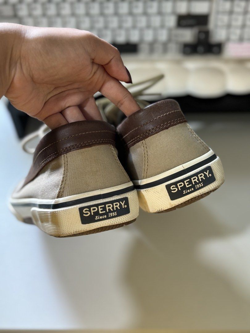 Sperry Men’s topsider (Category: Casual Shoes) located in Lagawe. Submitted by favorsnflavors69115 (Listing ID 1464403787, Image 3). Description: 100% original Mall bought No box No heel drags Soles not yellowish Still in good condition Size US10 Issue: tag sa loob hindi na buo. Yun lang 1,500+sf (75).