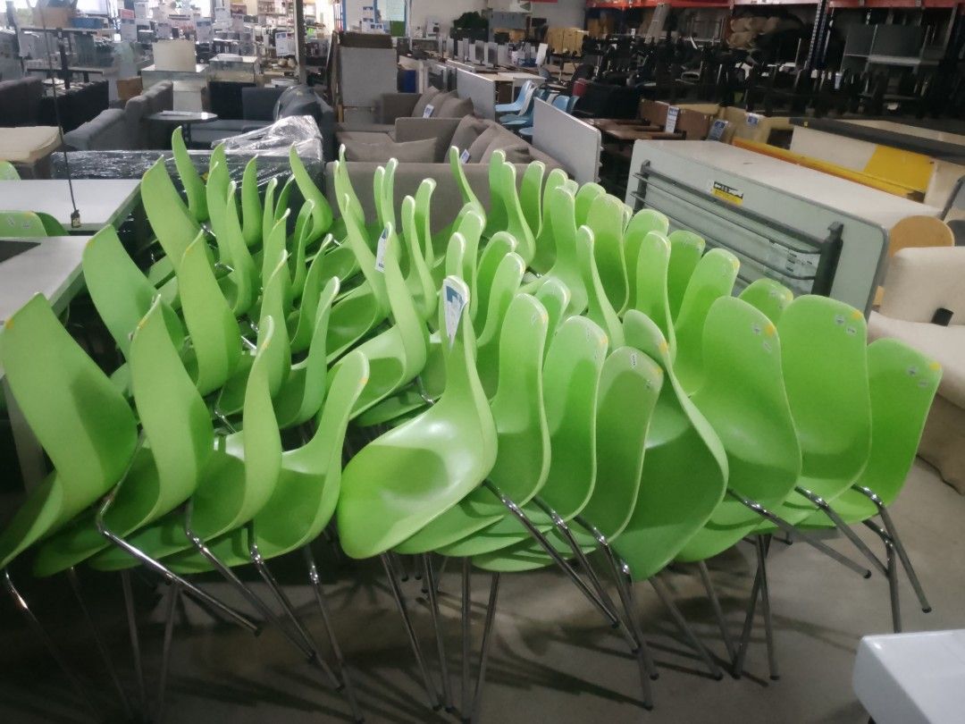 Stackable Green Plastic Chairs (Set of 20) (Category: Chairs) located in Manila. Submitted by fiercehorse_40fdc9 (Listing ID 1464363663, Image 1). Description: - Set of 20 green plastic chairs - Stackable for easy storage - Modern and durable design - Sturdy metal legs - Ideal for events, cafes, or extra seating - Price is for the entire set.