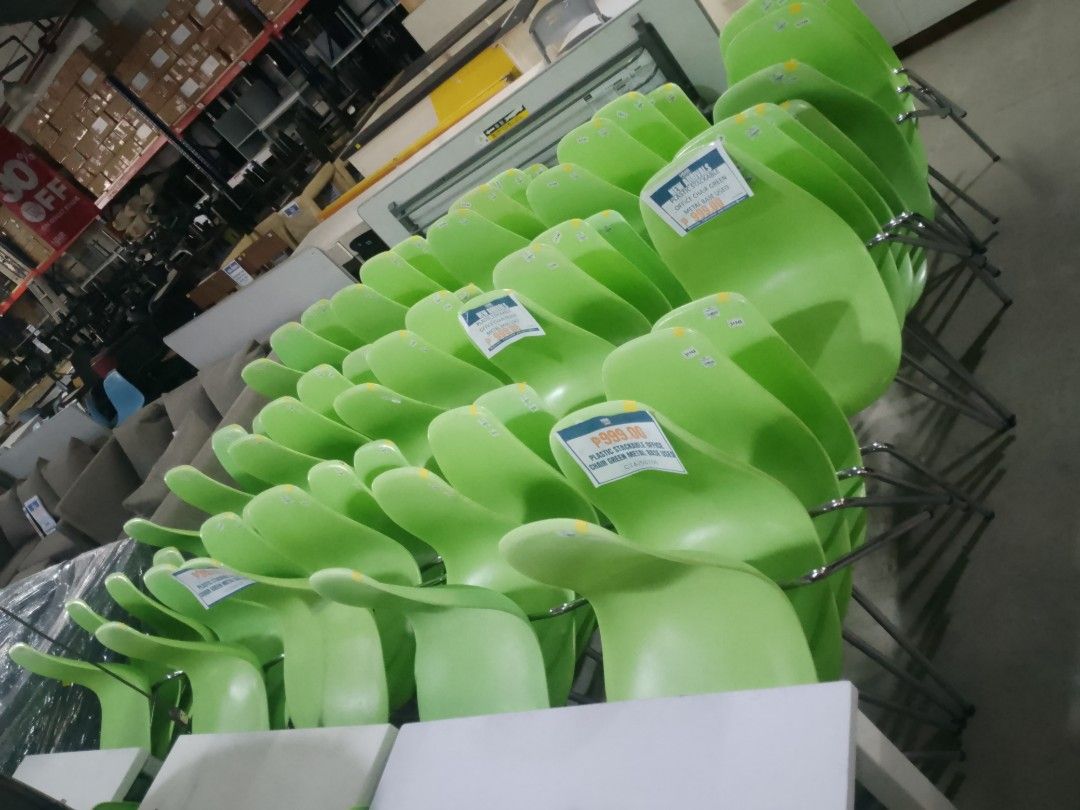 Stackable Green Plastic Chairs (Set of 20) (Category: Chairs) located in Manila. Submitted by fiercehorse_40fdc9 (Listing ID 1464363663, Image 2). Description: - Set of 20 green plastic chairs - Stackable for easy storage - Modern and durable design - Sturdy metal legs - Ideal for events, cafes, or extra seating - Price is for the entire set.