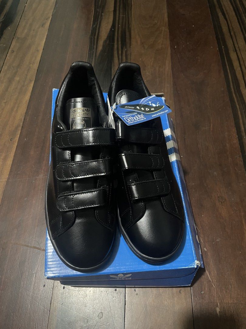 Stan Smith (25th anniversary) (Category: Sneakers) located in Manila. Submitted by waxxizz (Listing ID 1464566675, Image 1). Description: For sale only: Stan Smith 25th anniv all black Fitted only, straps rather than shoelaces Price: 2,500.