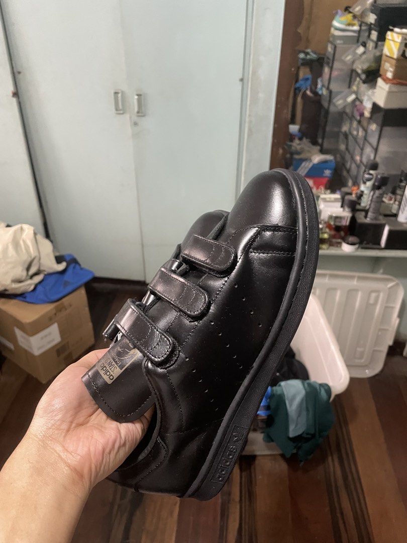 Stan Smith (25th anniversary) (Category: Sneakers) located in Manila. Submitted by waxxizz (Listing ID 1464566675, Image 3). Description: For sale only: Stan Smith 25th anniv all black Fitted only, straps rather than shoelaces Price: 2,500.