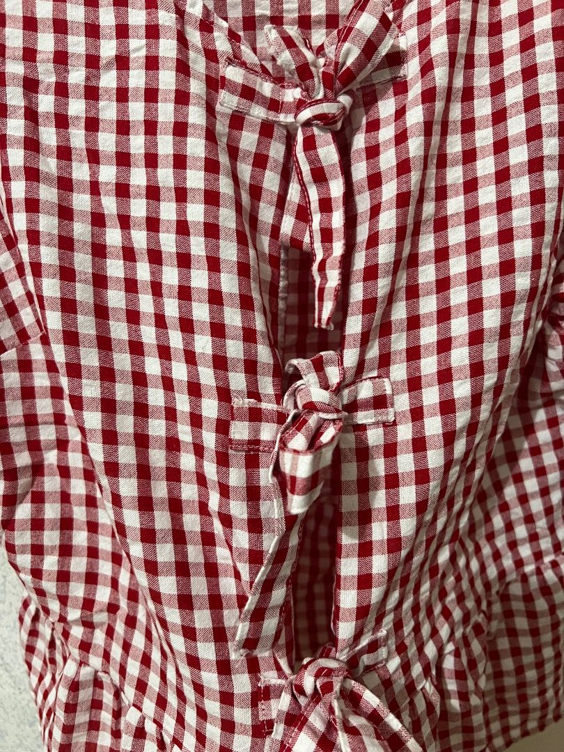 Stradivarius Red Front Tie Blouse (Category: Blouses) located in Cavite. Submitted by classicsale (Listing ID 1464414736, Image 3). Description: Stradivarius Red Front Tie Blouse Price: Php 299 plus shipping fee Size: Small Payment: Gcash / Maya Shipping: LBC / Grab Express / J&T (dm for more options or details) DM FOR MORE INFO.