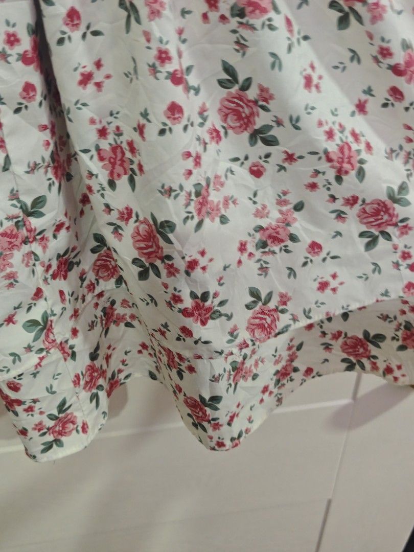 Strappy Mini Floral Dress (Category: Dresses) located in Santa Rosa. Submitted by sassycollection. (Listing ID 1464448523, Image 2). Description: Decluttering 26-28 waist No issues, decluttering only.