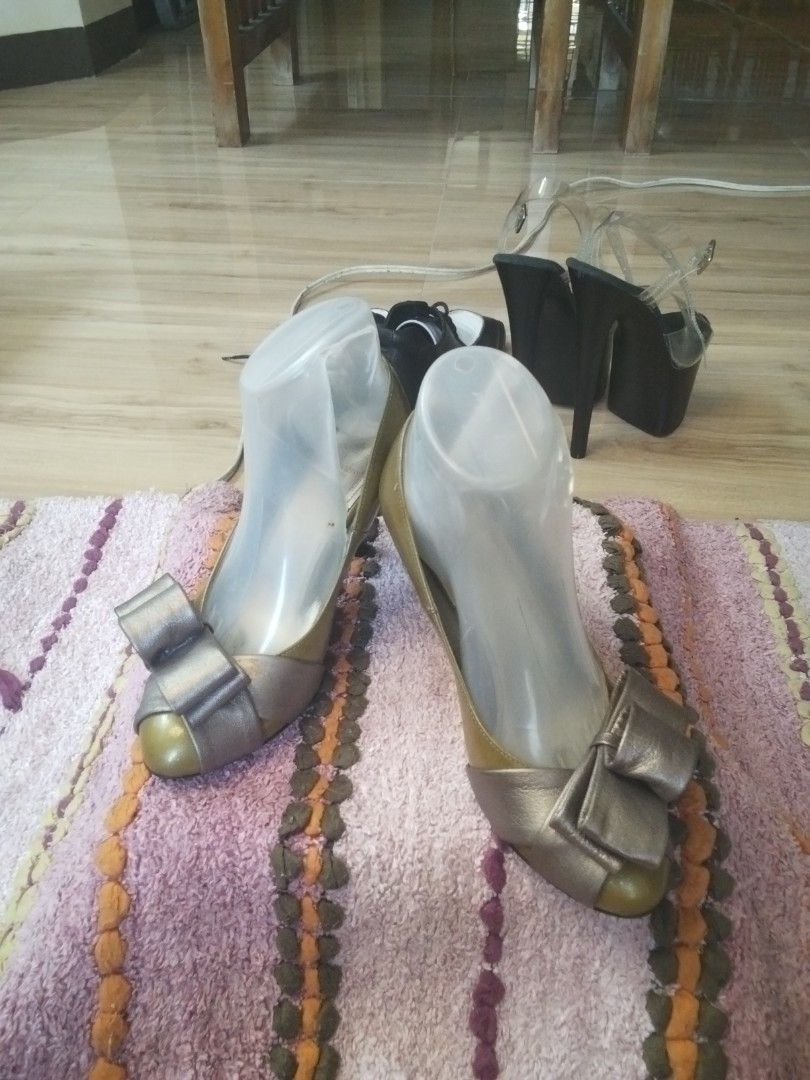 Strawberry Fields high heels w/ metallic grey bow details (Category: Heels) located in Calasiao. Submitted by alluringvenus.thriftshop (Listing ID 1464406916, Image 2). Description: very good condition on all outside details of shoes however some flaws on inner shoes.