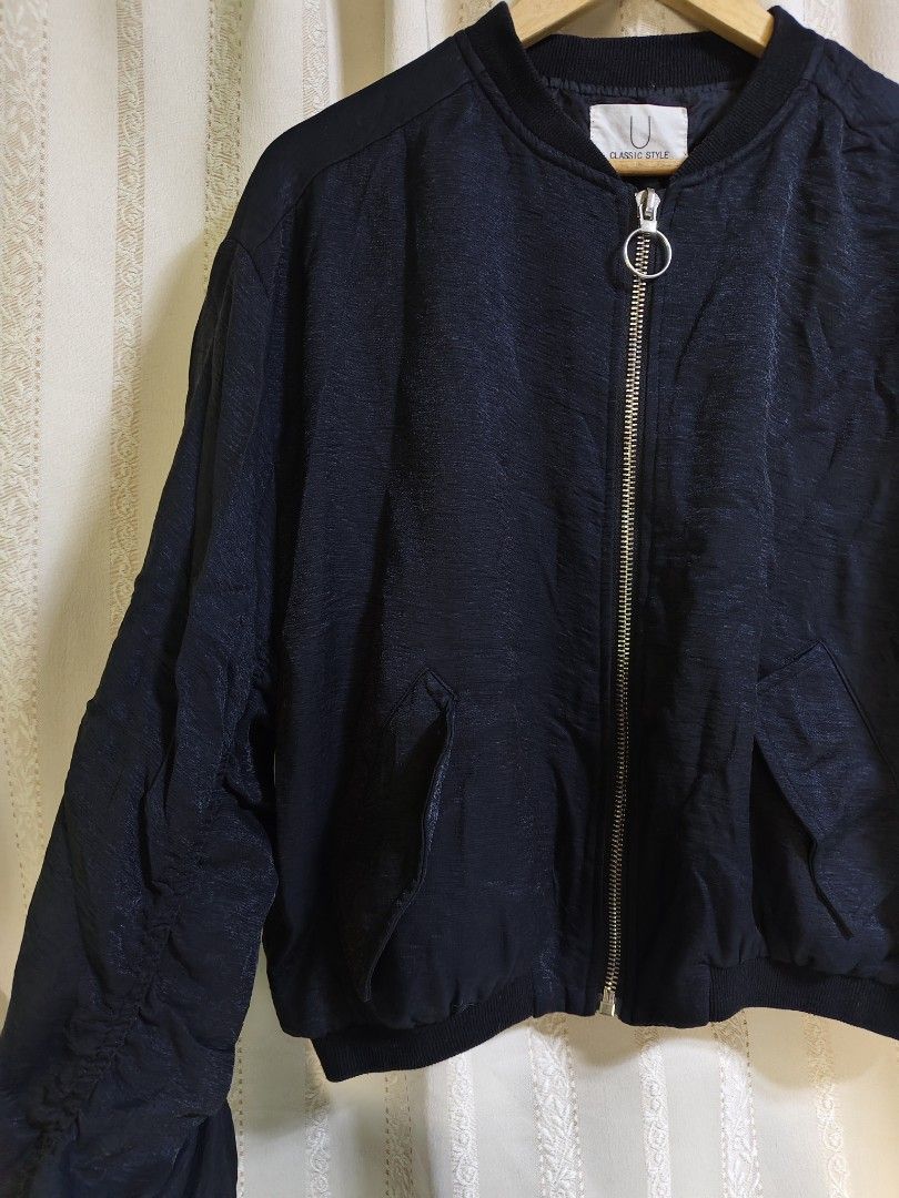 Streetwear Black Bomber Jacket - Ring Zip Pull (Fits M-L) (Category: Coats, Jackets and Outerwear) located in Baguio. Submitted by pisces_beattidue23 (Listing ID 1464566015, Image 3). Description: Streetwear Black Bomber Jacket - Ring Zip Pull (Fits M-L).
