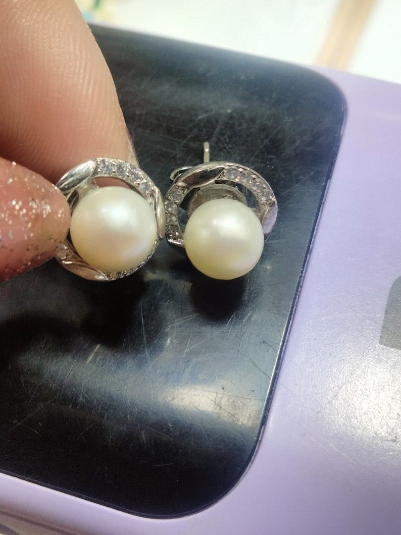 Stud and dangling earrings akoya pearl round (Category: Necklaces) located in San Juan City. Submitted by leizeladolfo (Listing ID 1464366678, Image 3). Description: .