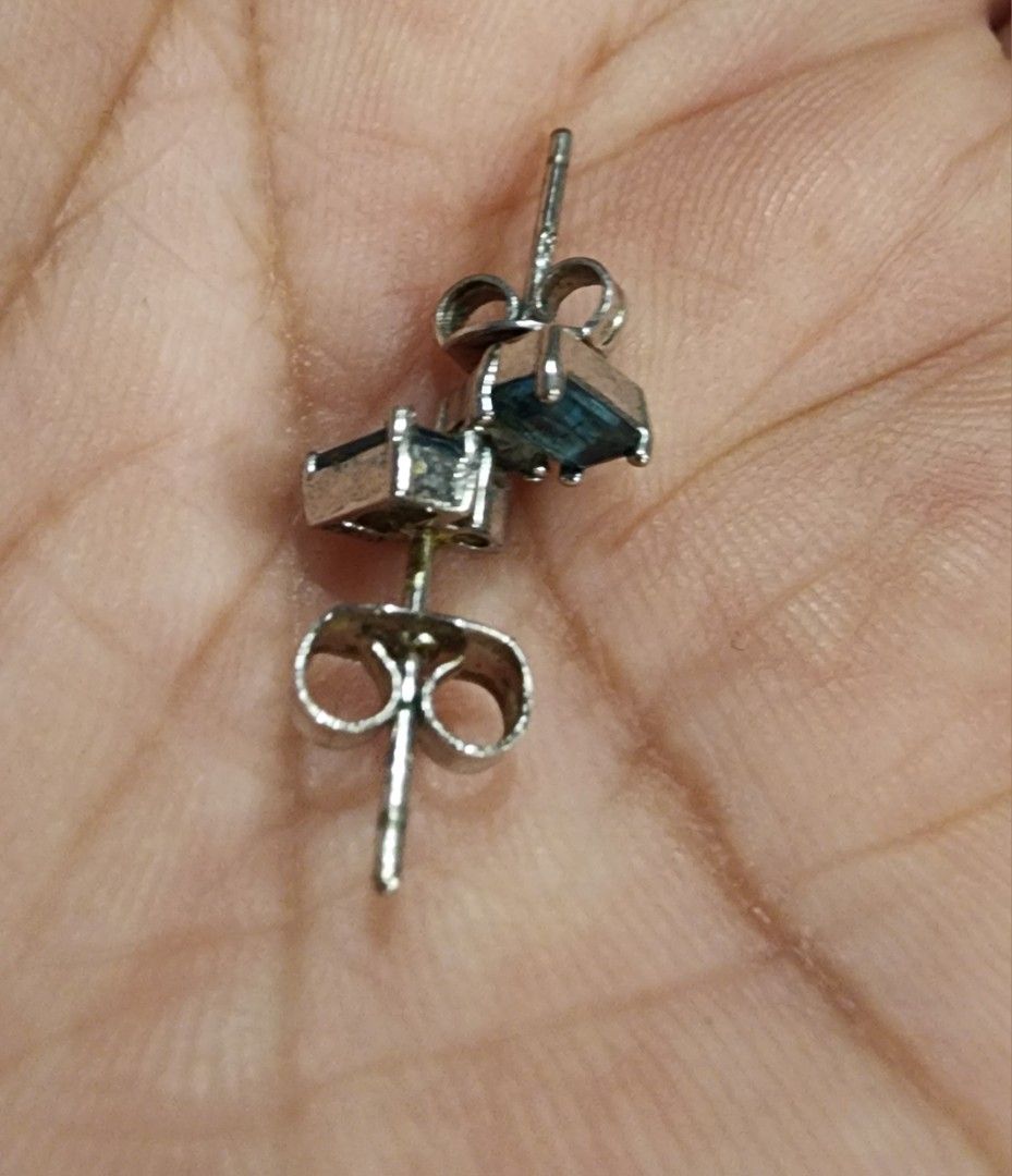 STUD EARRINGS (blue and white zircon) (Category: Earrings) located in Manila. Submitted by chrinathalie (Listing ID 1464553446, Image 2). Description: rhodium plated with whitegold ITEM IS NOT PAWNABLE.