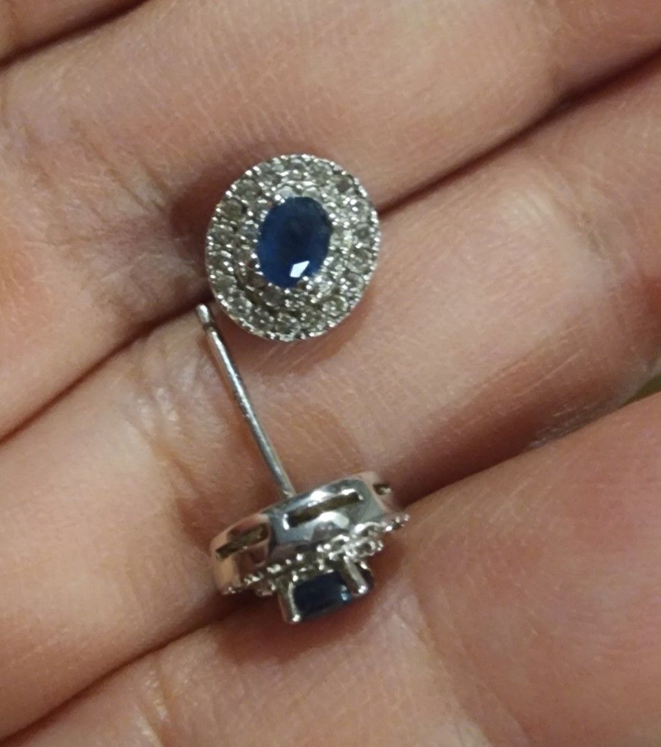 STUD EARRINGS (blue and white zircon) (Category: Earrings) located in Manila. Submitted by chrinathalie (Listing ID 1464553758, Image 2). Description: inspired by the sparkle of diamonds! ITEM IS NOT PAWNABLE.