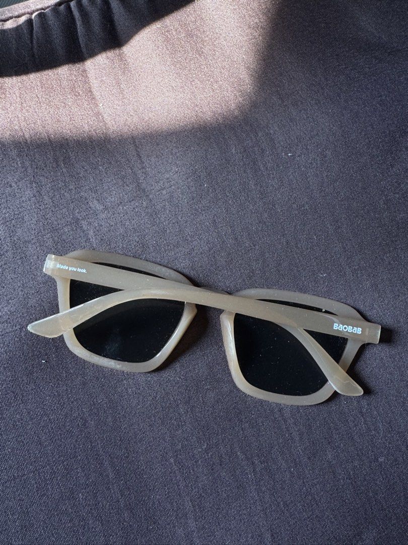 Sunnies Studios & Baobab Sunnies - SOLD AS SET (Category: Sunglasses & Eyewear) located in Pasay City. Submitted by margucci_0823 (Listing ID 1464410228, Image 2). Description: - Sunnies used once; Baobab never used - Brand 1: Sunnies Studios (ZIA COCONUT) - Brand 2: Baobab - NO CASE - SOLD AS SET P Delivery shouldered by buyer via Lalamove 📍Betterliving, Pque RFS: Di na ginagamit.