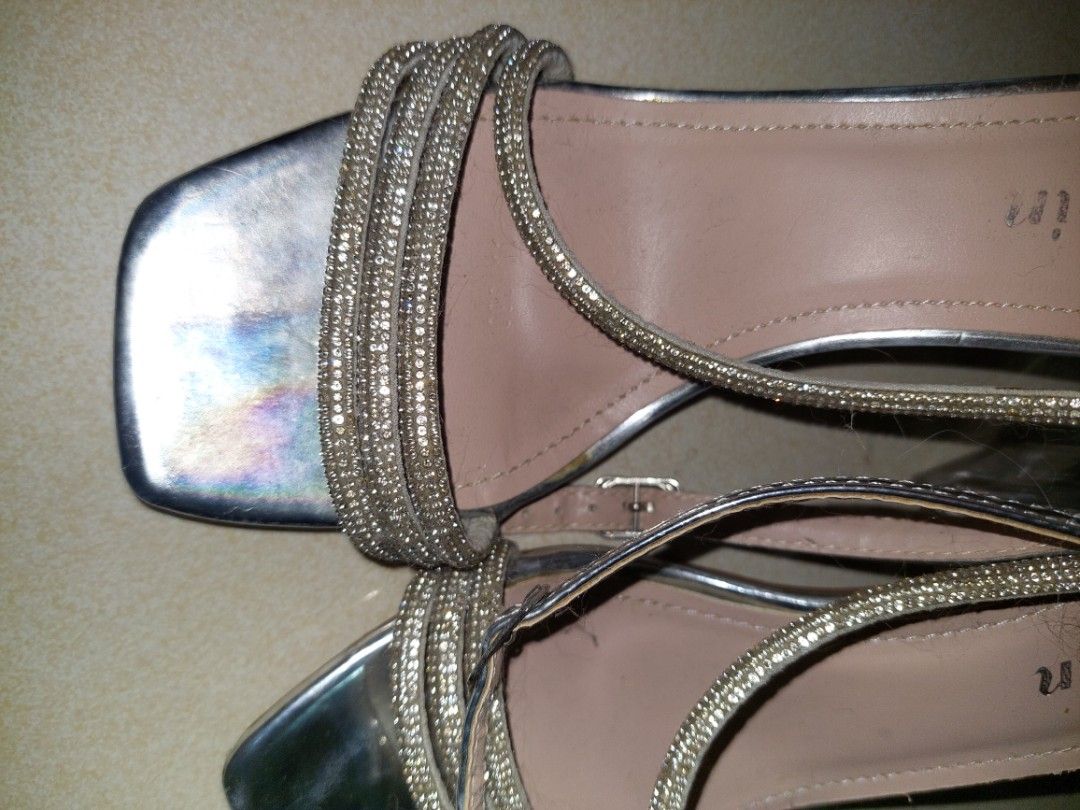 Sunwin dress shoe (Category: Dress Shoes) located in Manila. Submitted by okeanos (Listing ID 1464363653, Image 2). Description: Selling just to declutter You can also make a offer.