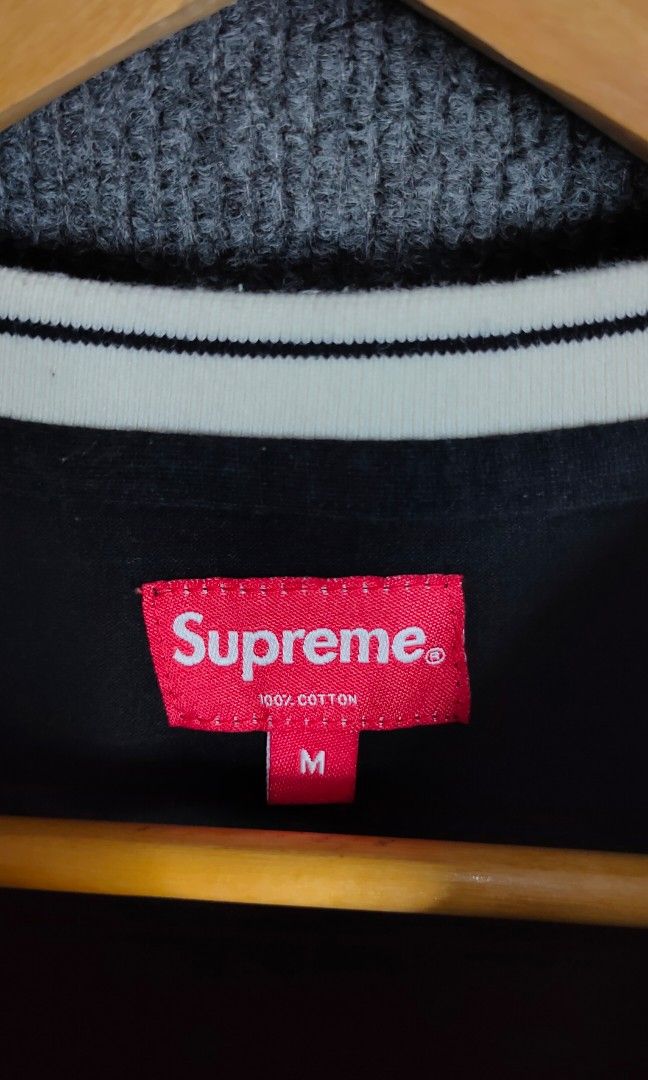 Supreme (Category: Luxury Apparel) located in Bolinao. Submitted by tokiya. (Listing ID 1464410930, Image 3). Description: Supreme Size Large fittings 22x30.