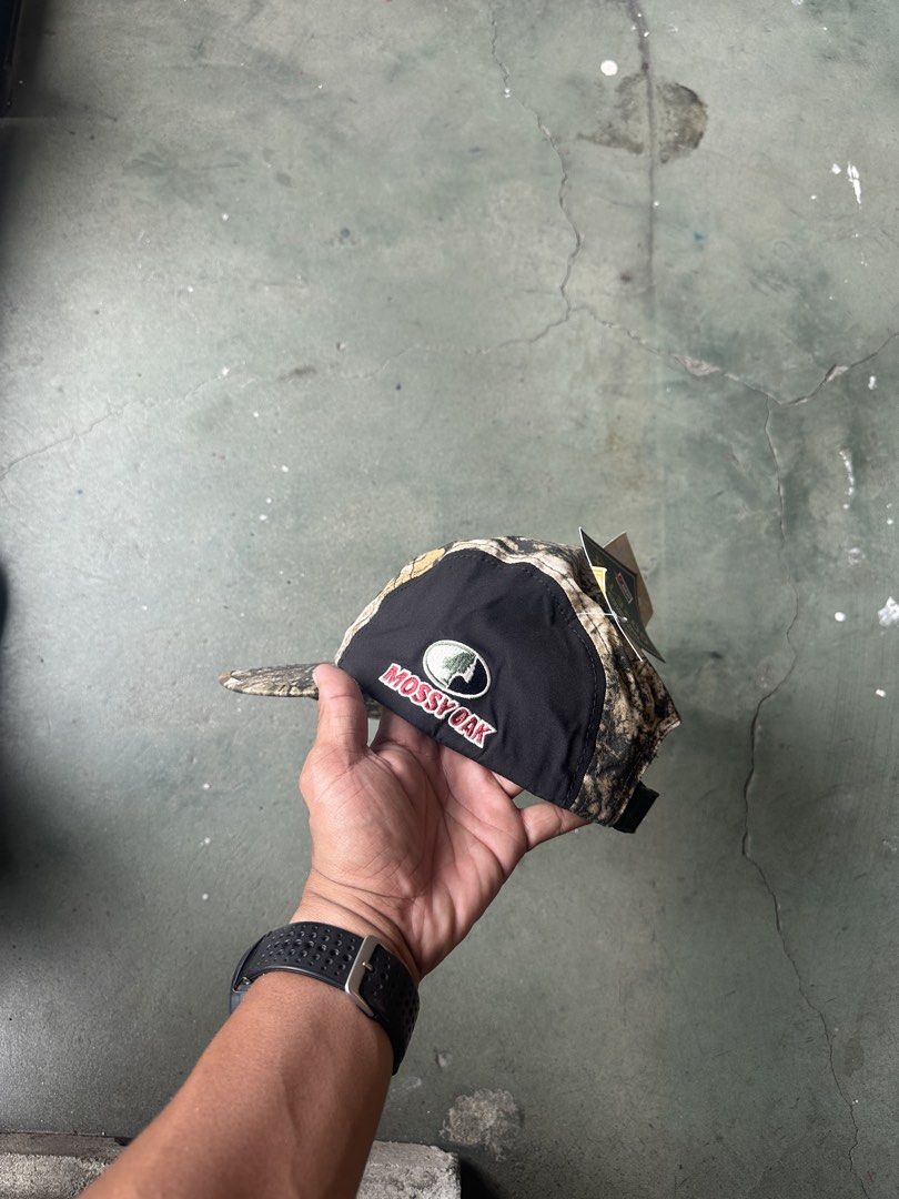 Supreme Mossy Oak Gore-Tex Camp Cap (Category: Caps & Hats) located in Mandaluyong City. Submitted by dhanlumanas (Listing ID 1464521056, Image 1). Description: - Supreme Camp Cap - Iconic Mossy Oak camouflage pattern - Gore-Tex material for water resistance - Adjustable strap for a custom fit - Size: Small/Medium - Made in China (Negotiable).