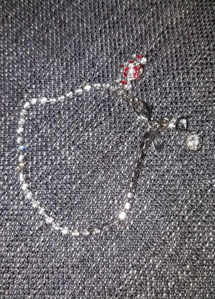 Swarovski Authentic Bracelet Note Charms Crystal (Category: Luxury Accessories) located in Manila. Submitted by christoph17 (Listing ID 1464381820, Image 1). Description: great condition authentic Swarovski crystal Swan logo no box available.
