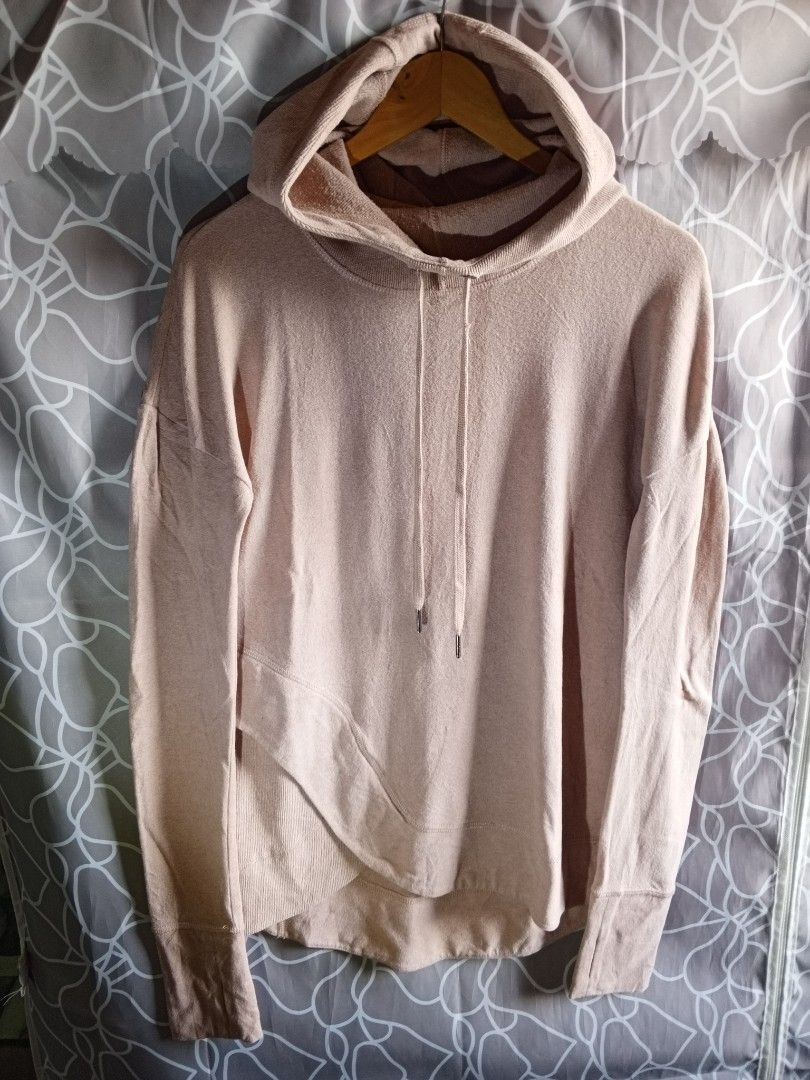 SWEATY BETTY HOODIE (Category: Others Tops) located in Taytay. Submitted by ThriftRacks (Listing ID 1464426548, Image 2). Description: Preloved/Thrifted from ukay bale Sweaty Betty hoodie Size XS on tag MOD-J&T Express/Lalamove SF shoulder by the buyer Meet up Sanjuan Elem. School Floodway Taytay Rizal only. Payment First Mode of payment-Maya/Gotyme.