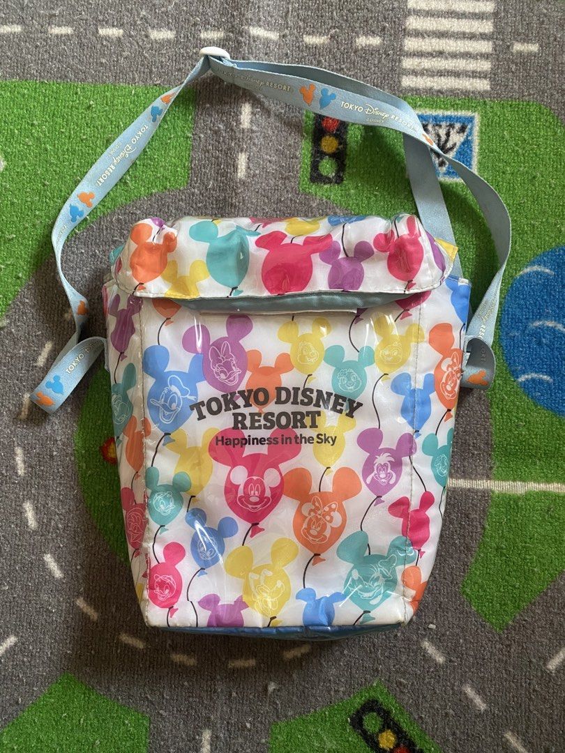 TAKE ALL 399 (Category: Diaper Bags & Wetbags) located in Manila. Submitted by qamilluxe (Listing ID 1464429650, Image 2). Description: Cars is original new/unused Disneyland tokyo (bought at tokyo disneyland) sling lunch bag used ng baby ko lalabhan lang Diaper bag is like new detachable sling so pwede siya maging organizer sa big baby bag Maayos pa lahat.