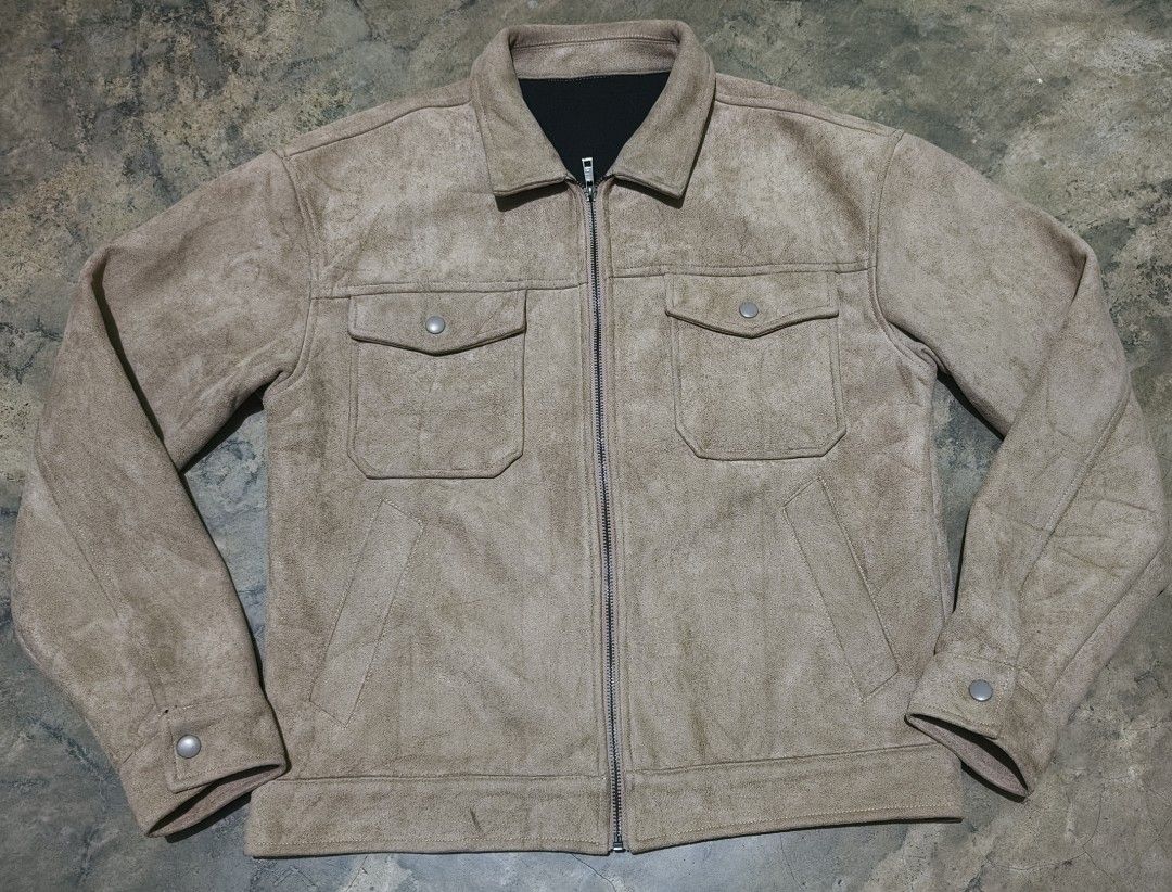 Tan Suede-like Zip-Up Jacket with Chest Pockets (Category: Coats, Jackets and Outerwear) located in Manila. Submitted by tonsky_thrift (Listing ID 1464468582, Image 1). Description: ‎📌 Colorate: 9.9/10 ‎📌 excellent condition ‎📌 Issue:none (need wash) -Tan jacket with a suede-like texture - Zip-up front closure - Two chest pockets with snap buttons - Button closure at the cuffs - Black inner lining with a pocket - Ideal for casual wear.
