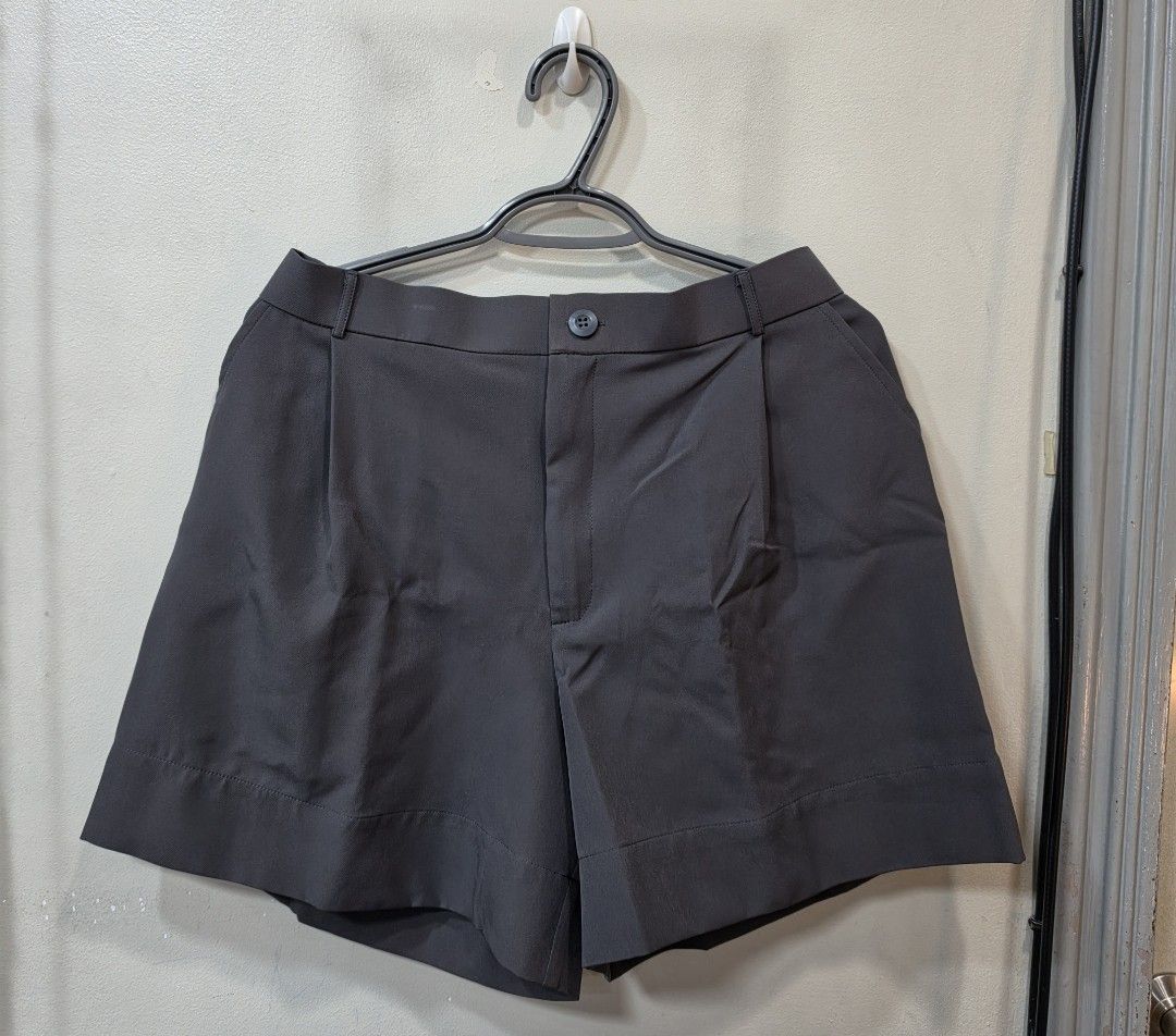 Tayo Studio Amari Shorts in Gray Size 3 (Category: Shorts) located in San Juan City. Submitted by soleil.18 (Listing ID 1464473993, Image 1). Description: BNWT Size 3 can accommodate same day pick up thru grab or lalamove within metro manila.