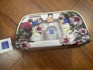 (Category: ) located in . Submitted by brandeditems4sale (Listing ID 1464449786, Image 1). Description: .