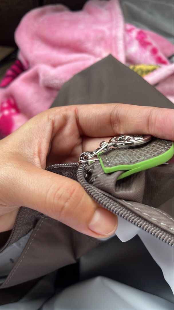 Terra Longchamp Longhandle Medium (Category: Luxury Bags & Wallets) located in San Jacinto. Submitted by kellysthrift_ (Listing ID 1464468627, Image 3). Description: Longhandle Longchamp terra.