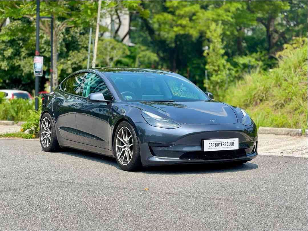 Tesla Model 3 Electric Standard Range (A) (Category: Used Cars) located in Singapore. Submitted by carbuyersclub (Listing ID 1464409160, Image 1). Description: CarBuyers Club SG #1 Tesla reseller, 500+ Google reviews, SGCM Premium Dealer 2026! Massive cash rebate of $17k to grab at the end of COE! Vehicle is equipped with 8 years battery warranty from Tesla till Dec 2029 for absolute piece of mind. Why pay more for petrol when you get so much mor