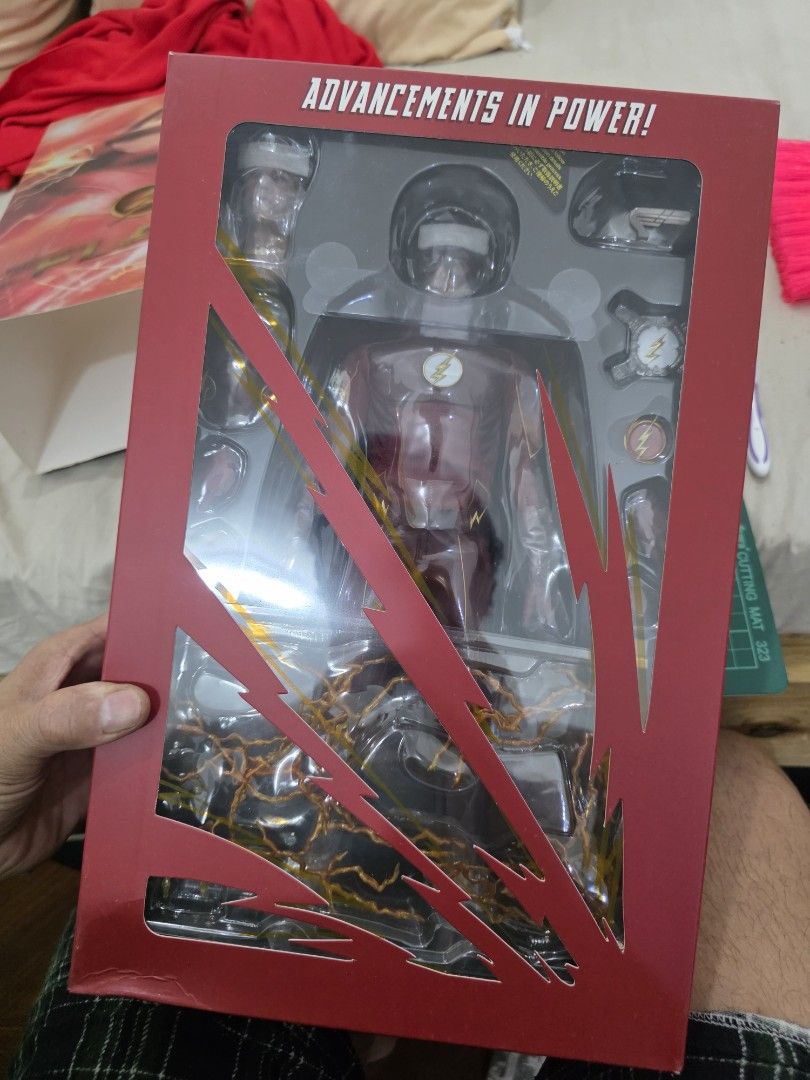 THE FLASH CW (Category: Figurines & Statues) located in Manila. Submitted by everyallmustgo (Listing ID 1464555369, Image 2). Description: NEGOTIABLE.