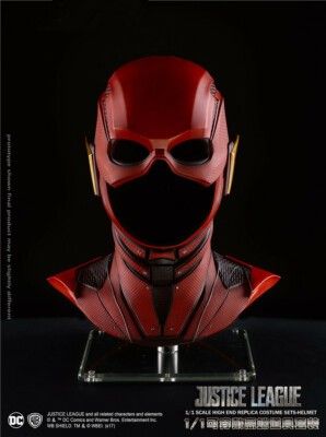 THE FLASH Helmet (Category: Figurines & Statues) located in Manila. Submitted by everyallmustgo (Listing ID 1464556672, Image 2). Description: NEGOTIABLE.